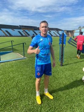 O centroavante Rafael Grampola tenta ''desencantar'' no jogo que decide a sorte do Ipatinga no Mineiro