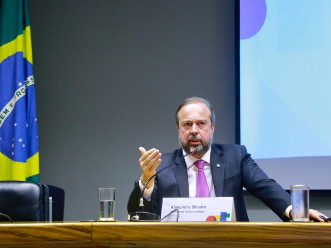 Alexandre Silveira é o ministro de Minas e Energia do governo Lula  