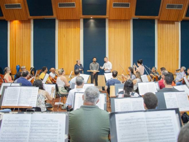 A orquestra já se prepara para a apresentação de gala, na próxima quarta-feira, Dia Internacional da Mulher