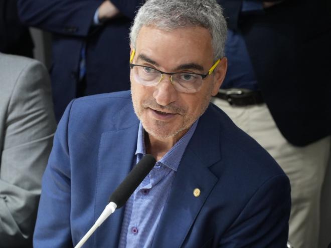 O projeto proposto por Diniz segue em tramitação na Câmara dos Deputados