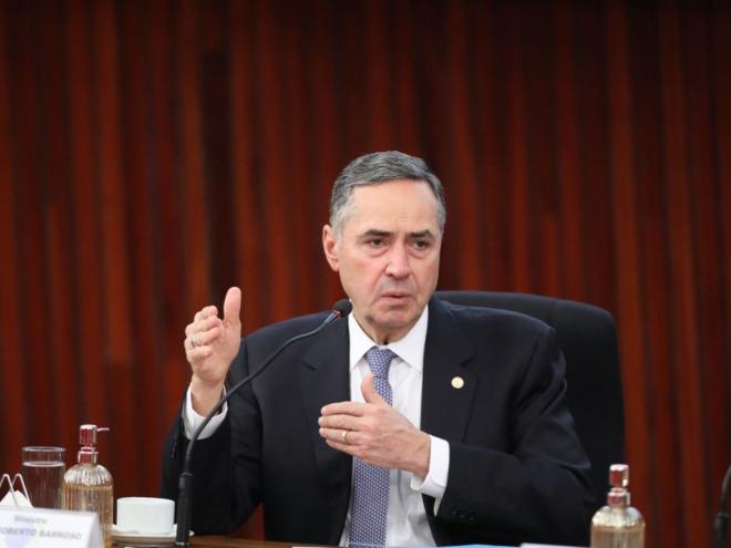 Problema decorre de operação anterior para fechamento de hérnia