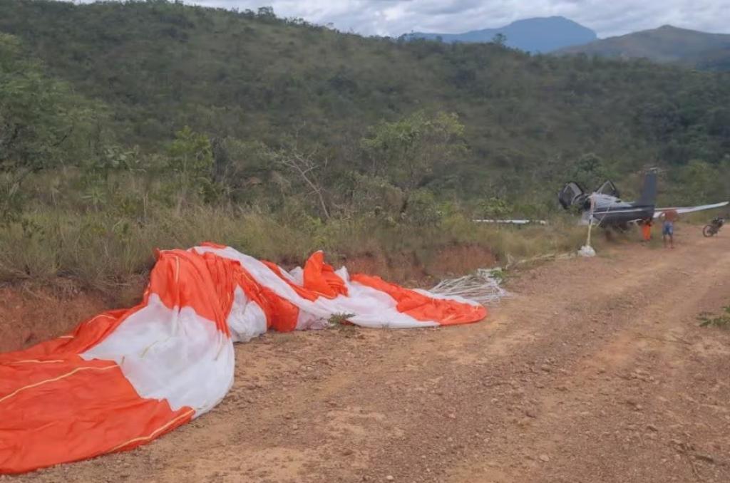 Em outro acidente no sábado, piloto de aeronave disse que perdeu potência do motor, tentou voltar ao aeroporo da Pampulha, mas percebeu que não daria tempo e acionou o paraquedas 