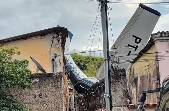 Cabine onde estavam pai e filha ficou completamente destruida