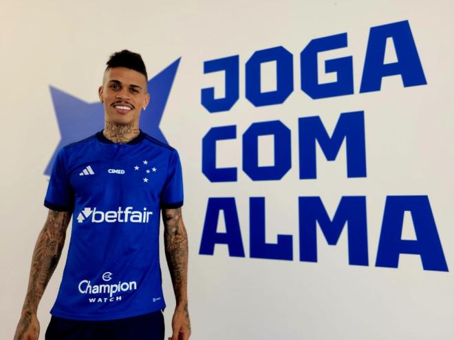 Ele já foi regularizado e pode estrear pela Raposa