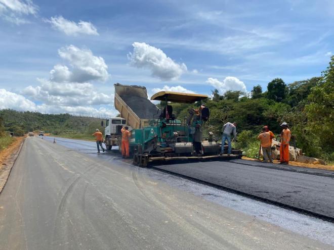 Ponte na entrada do município de São José do Goiabal recebe intervenções para seu alargamento