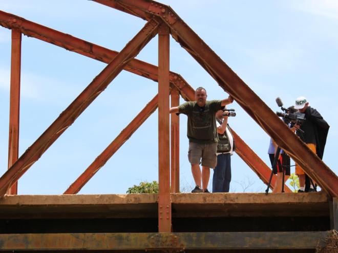 O longa-metragem mostra o início, o auge e a decadência das ferrovias no Brasil