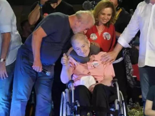 Chico Ferramenta participou do comício de Lula em Ipatinga, em setembro do ano passado 