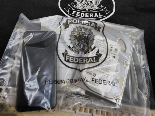 Duas pessoas foram presas em flagrante, equipamentos foram recolhidos e envolvidos passam a responder por pedofilia 