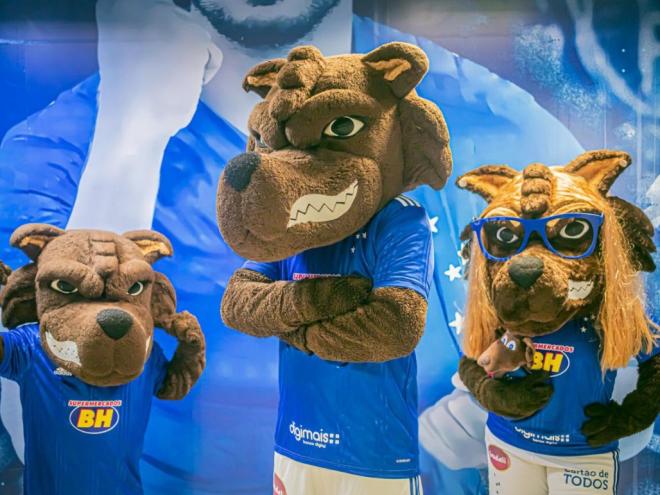 Mascotes originais do clube não devem perder espaço para os bichinhos repaginados