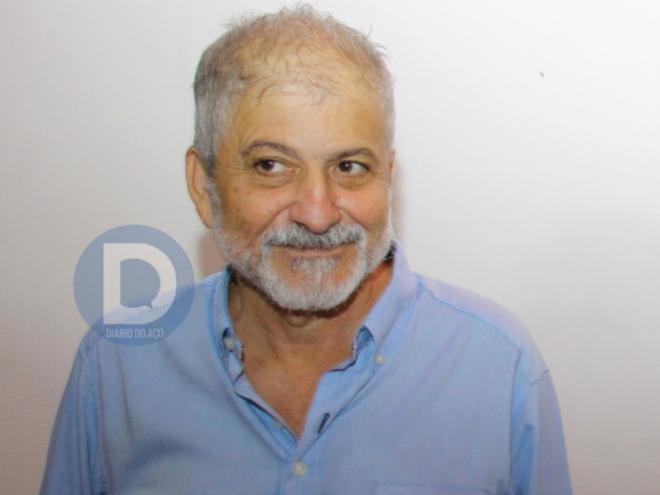 O ex-prefeito de Ipatinga, Chico Ferramenta, tem 64 anos e está hospitalizado em estado grave 