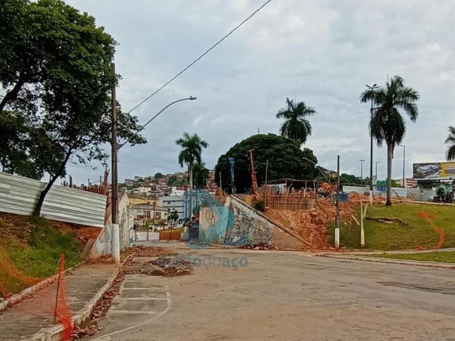 Novo viaduto terá altura de cinco metros, com três pistas superiores e quatro inferiores