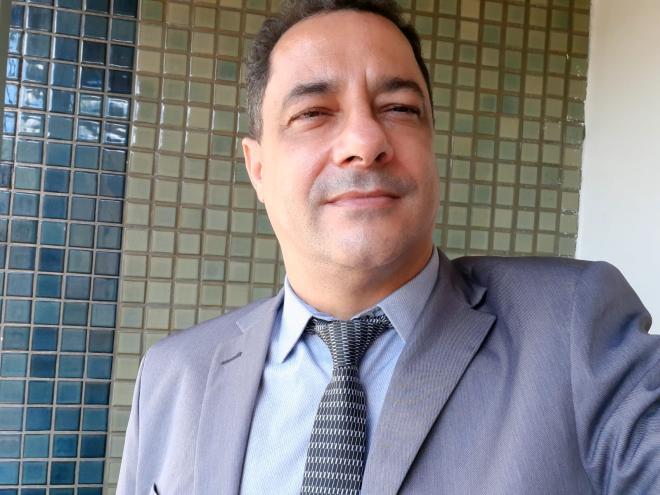 ''Pesquise em mais de um estabelecimento. Compare os preços. A concorrência neste ramo é bastante considerável'', sugeriu o advogado 