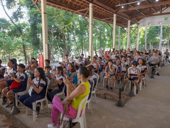 O projeto interativo inclui intervenções, workshop e concurso de redação durante o ano todo