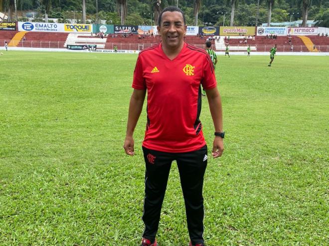 Sérgio Alves jogou no Ipatinga e no Social e atualmente ''garimpa'' jovens talentos para o Flamengo