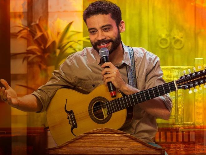 O Padre Paulinho reúne em seu repertório nomes como Rubinho do Vale, Almir Sater e Tonico e Tinoco
