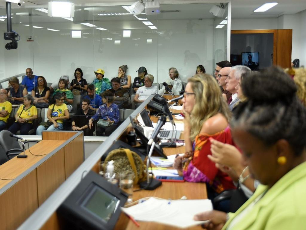 Especialista afirma que incentivo ao ódio religioso é projeto