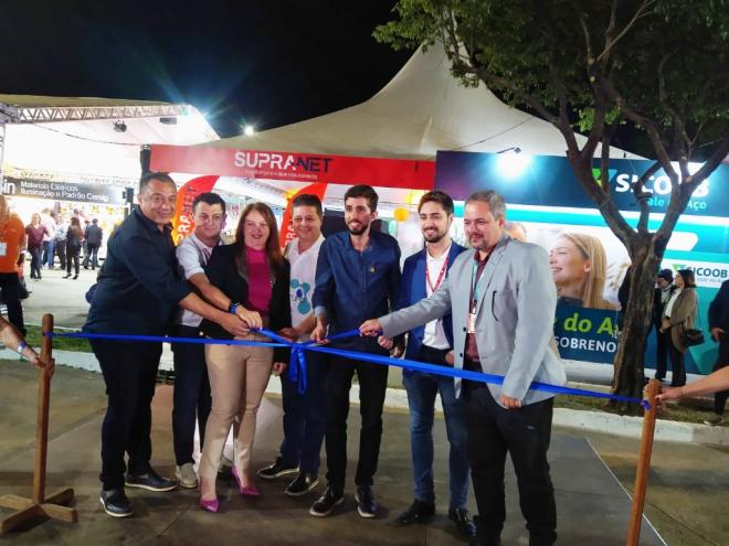 Abertura da 3ª Feiraço foi realizada na noite de quarta-feira