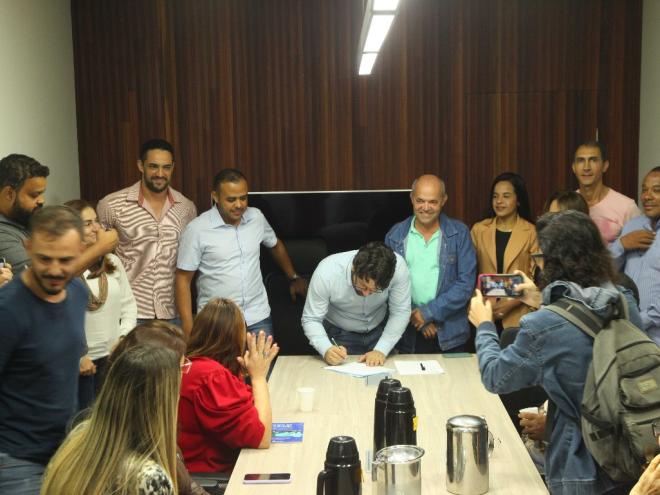 A assinatura ocorreu depois da posse dos novos membros do Conselho Municipal de Patrimônio Cultural de Timóteo 