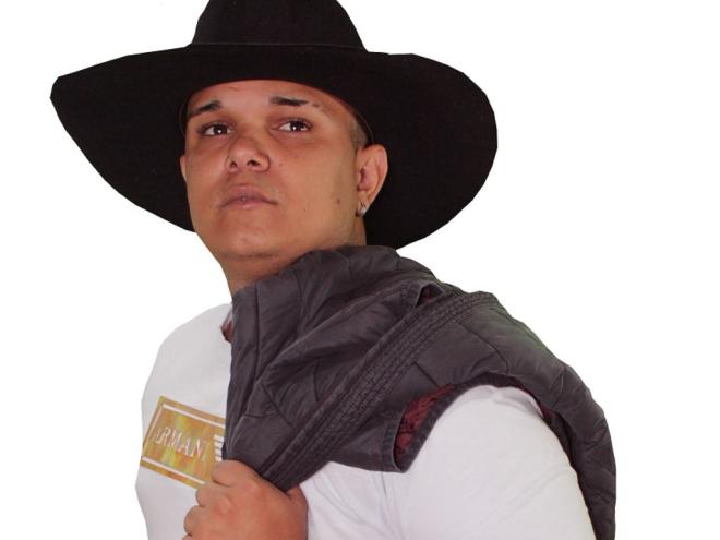 De Bom Jesus do Galho, Aguilar Junior é chamado de ''príncipe do piseiro''