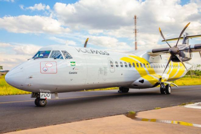 Com a saída da Gol da parceria comercial, a Voe Pass manteve operações aliadas à Latam com os aviões com capacidade para 70 passageiros 