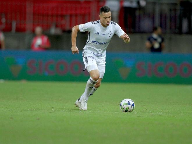  Apesar da campanha mediana, o Cruzeiro tem o lateral esquerdo Marlon como um dos destaques da Série A