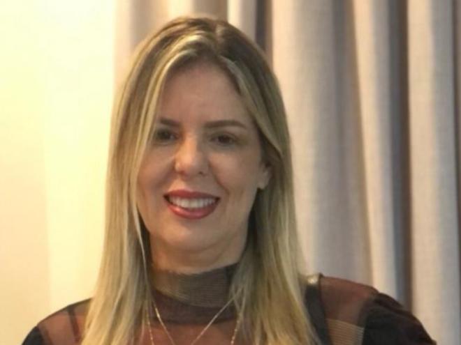  A diretora educacional Adma Barreta alerta para o risco de desenvolvimento da dependência por telas