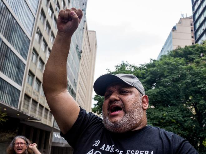  ''A nossa luta aqui é para que o profissional tenha uma vida digna, para que ele possa realmente viver'', afirmou o presidente do sindicato 
