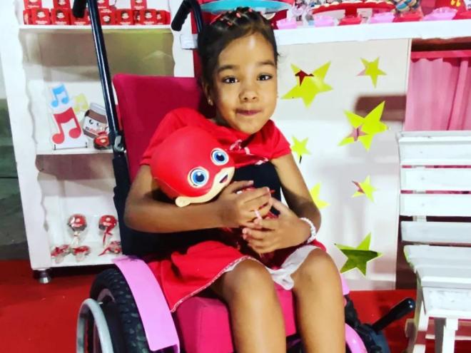 Alice Valentina Soares Miranda, de oito anos, é moradora do distrito de Cachoeira do Vale, em Timóteo