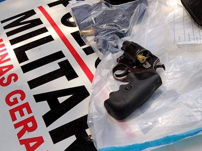 No dia em que foi preso, o autor confesso do crime mostrou aos policiais militares onde tinha escondido a arma usada para executar a vítima