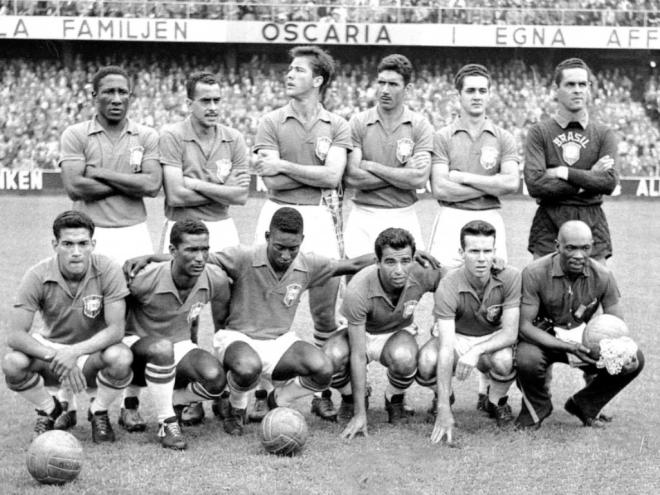 Equipe titular da Seleção Brasileira na final contra a Suécia