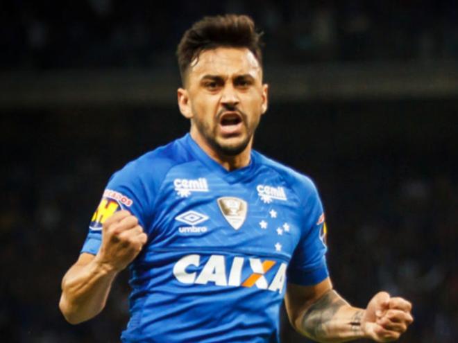 O jogador pede o pagamento de uma série de direitos trabalhistas