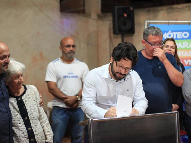 A assinatura da Ordem de Serviço ocorreu na noite de sexta-feira (7) pelo prefeito Douglas Willkys
