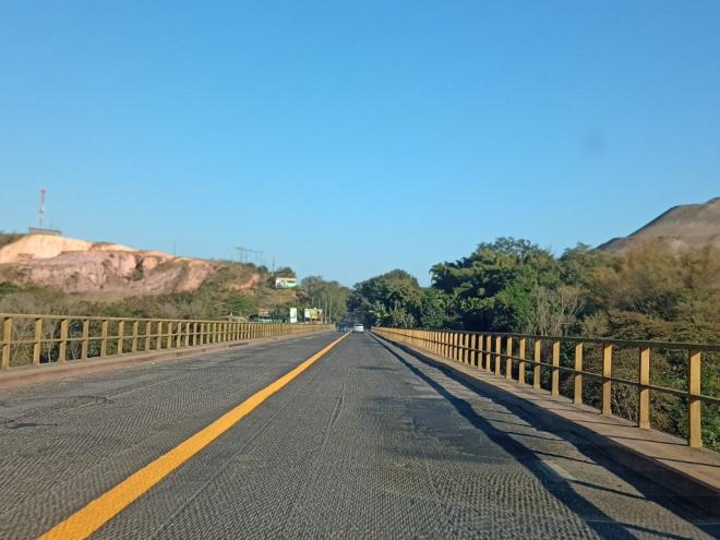 Falta ainda a aplicação do asfalto na ponte metálica 