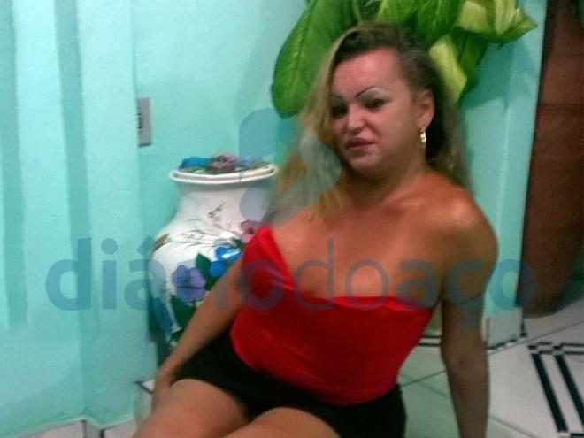 Cláudia, como era conhecida, morreu a tiros na noite de terça-feira em um bar no Jardim Panorama