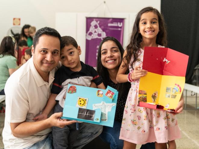 Juliany foi à exposição com a família: oportunidade para todos