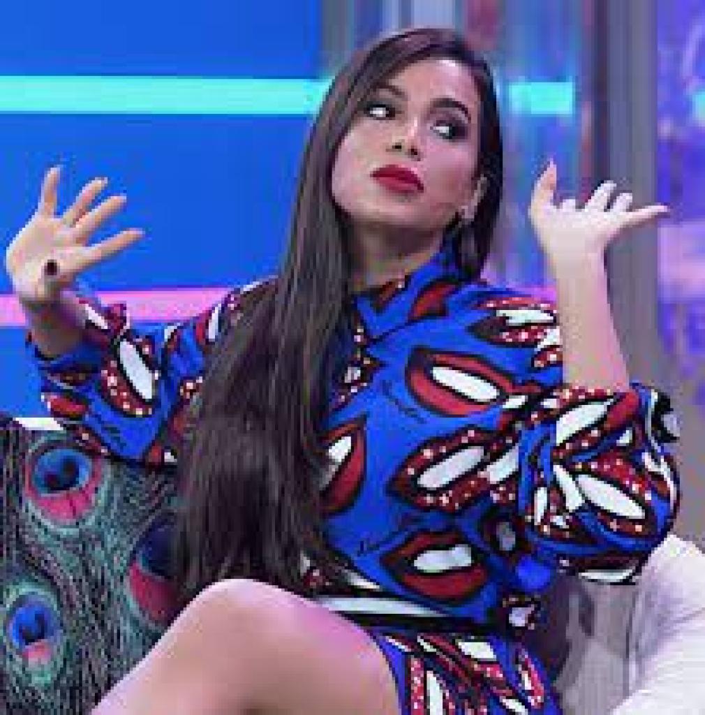 Anitta: Embora não revele seus ganhos reais, estima-se que ela tenha acumulado mais de R$ 9 milhões somente em 2021