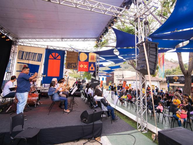 A Corporação Musical de Antônio Dias foi uma das atrações