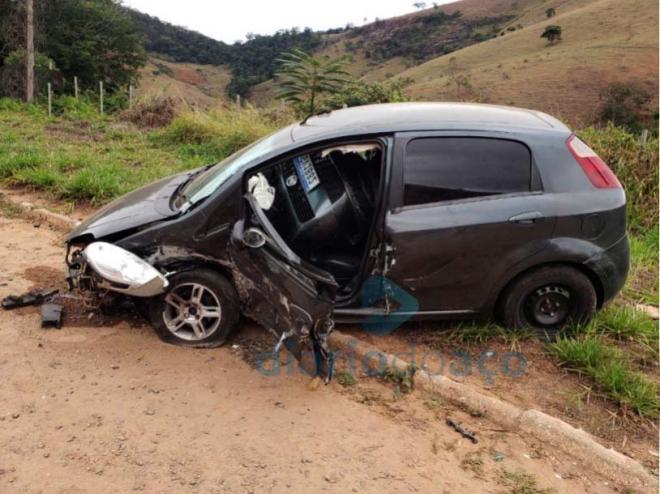  O motorista do Fiat Punto confirmou que tentava atravessar a pista contrária e alegou que teve a visão dificultada por uma carreta que trafegava à sua frente e não viu o Astra se aproximando 
