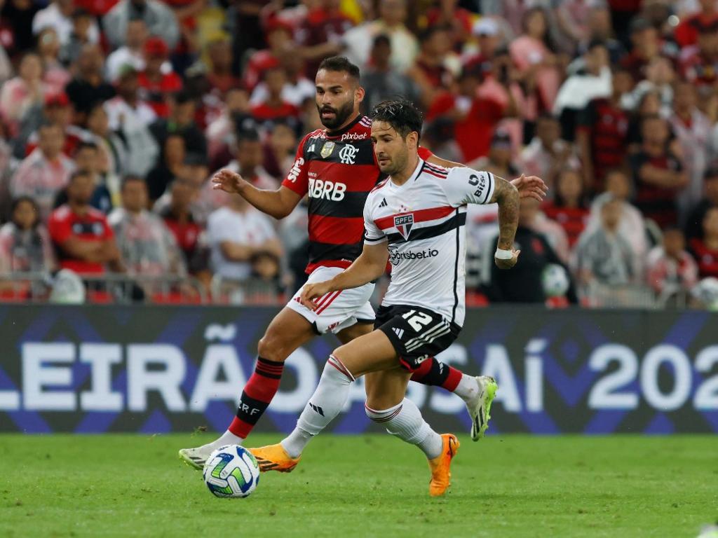 Flamengo Até Morrer - NOSSO TIME É A GENTE EM CAMPO! O Flamengo está  escalado para enfrentar o São Paulo, pela final da Copa do Brasil!  #VamosFlamengo #SAOxFLA