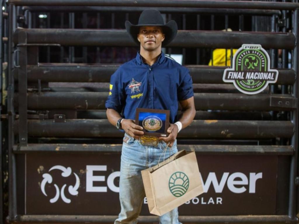 Peão campeão do rodeio de Barretos será recebido com festa em