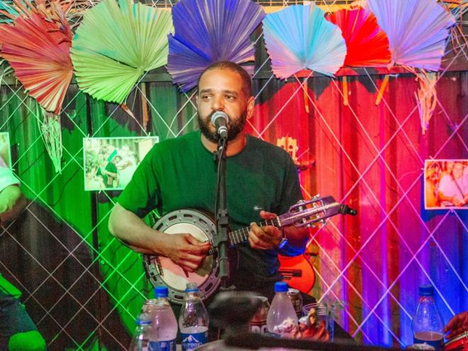 O ipatinguense David Reis tocou com grandes nomes do samba 