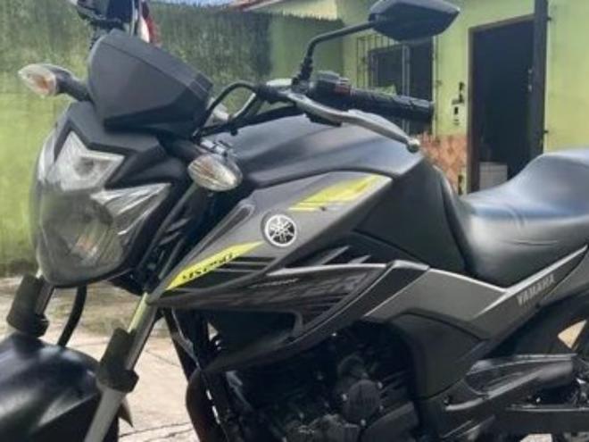 Motocicleta foi anunciada, originalmente, pelo valor de R$ 16 mil, e foi divulgada pelo estelionatário bem abaixo desse preço 