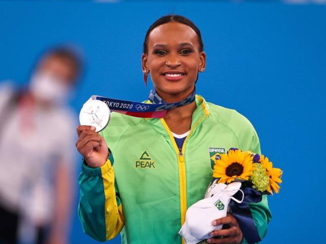  O Programa Bolsa Atleta foi criado em 2005, com o objetivo de patrocinar esportistas de alto rendimento