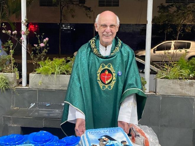 O padre Lancellotti ganhou notoriedade em função de suas ações em prol dos moradores de rua, especialmente durante a pandemia da covid-19.
