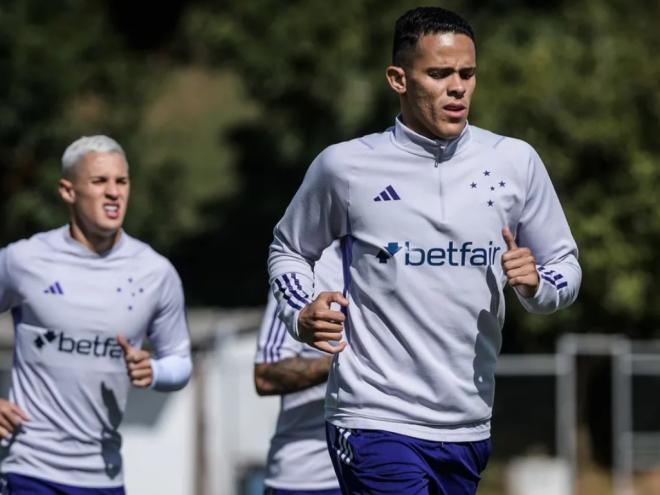 Volante nunca se firmou na equipe celeste