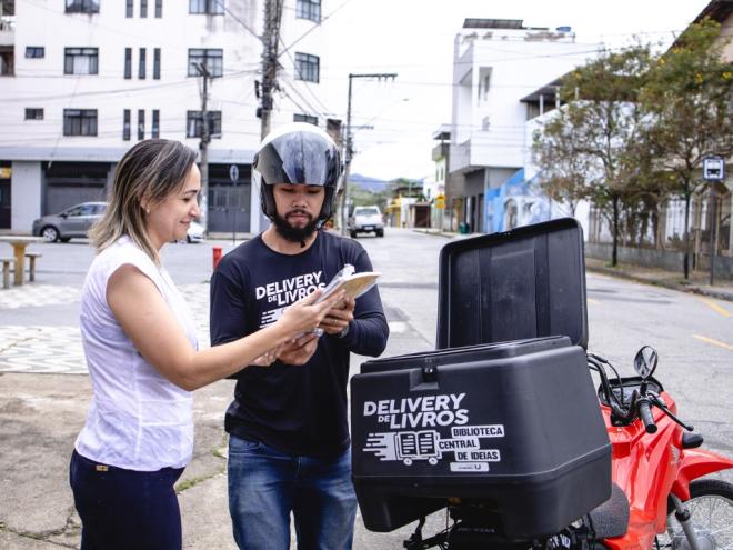 As entregas de livros são realizadas todas as terças-feiras