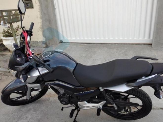 Veículo foi estacionado por volta de 18h de domingo no Parque Ipanema e, às 21h ao retornar, casal não encontrou mais a motocicleta 