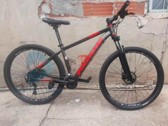 Ladrões invadiram loja e levaram, entre outros bens, essa bicicleta 