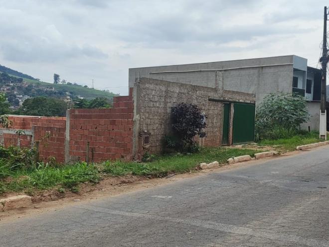 A sentença afirma que houve uma invasão maciça no terreno a partir de 2012