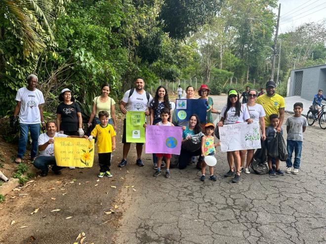 Ação deflagrada no bairro Amaro Lanari: voluntários percorreram as principais vias